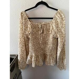 Betsey's Boutique Shop off shoulder long sleeve blouse size M